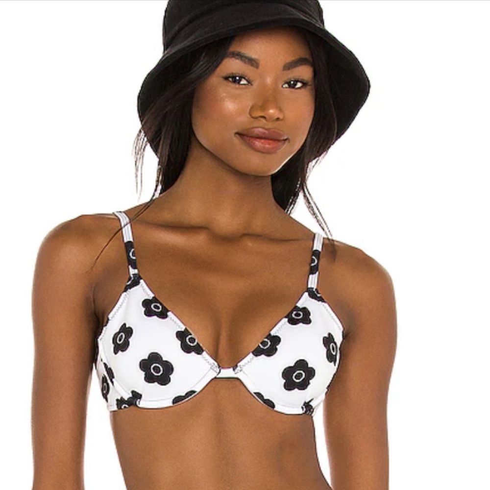 NWT GIGI C MOD FLORAL SCUBA BRA L